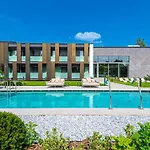 Отель Reed Boutique & Bistro 5*
