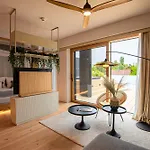 Отель Reed Boutique & Bistro