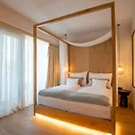 Reed Boutique & Bistro