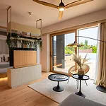 Reed Boutique & Bistro Отель