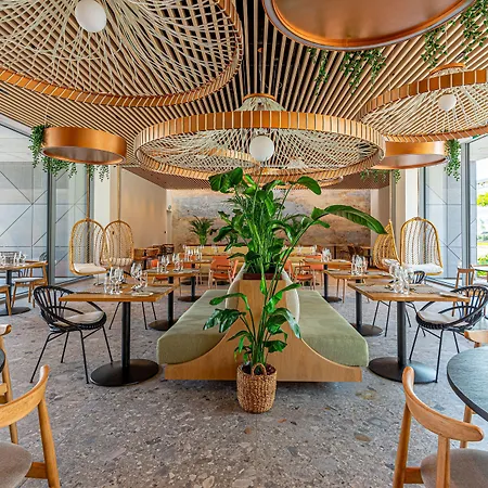 Reed Boutique & Bistro Отель 5*