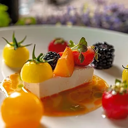 Отель Reed Boutique & Bistro