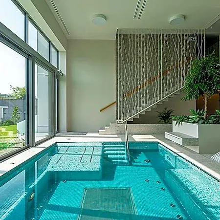 Отель Reed Boutique & Bistro 5*