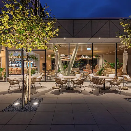 Reed Boutique & Bistro Шиофок