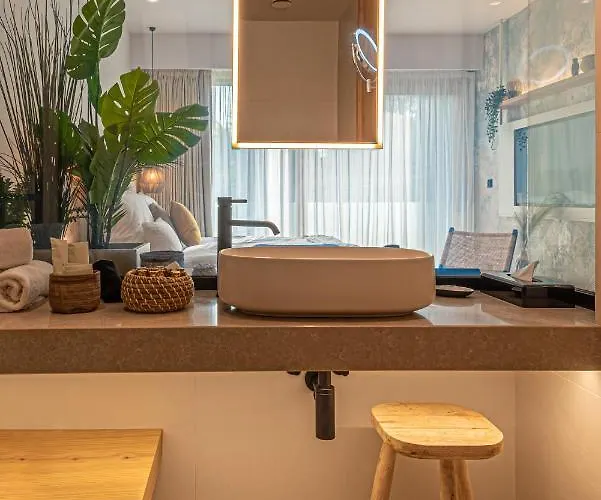 Reed Boutique & Bistro מלון