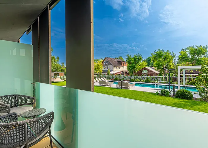 Reed Boutique & Bistro מלון שיופוק