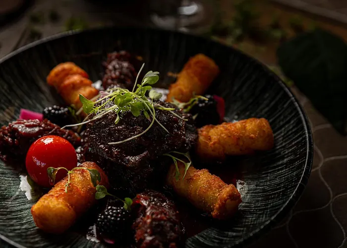 Reed Boutique & Bistro מלון