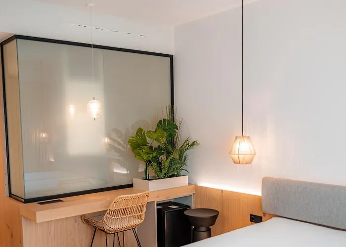 מלון Reed Boutique & Bistro 5*