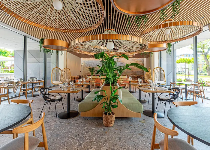 Reed Boutique & Bistro מלון 5*