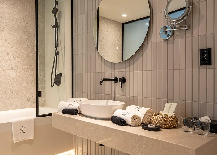 Reed Boutique & Bistro シオーフォク