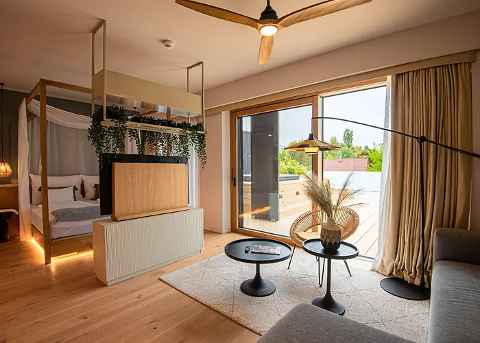 Reed Boutique & Bistro מלון