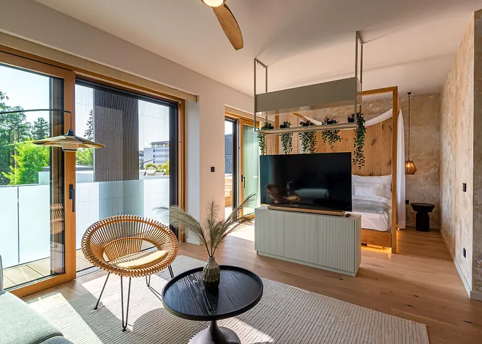 Reed Boutique & Bistro ホテル シオーフォク